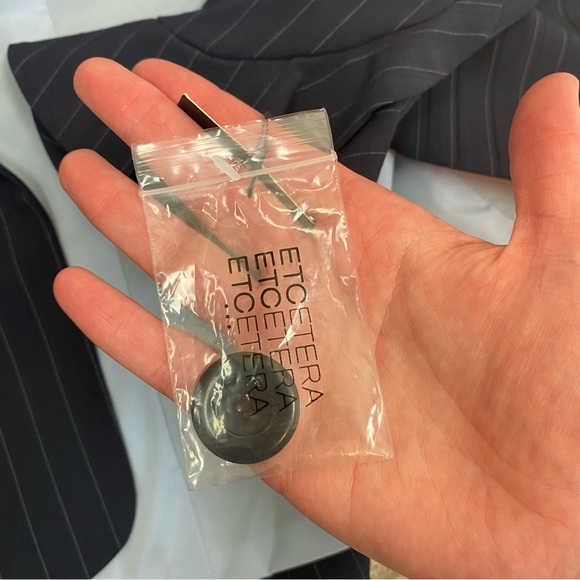 Etcetera Flare Sleeve Pinstriped Navy Blue Blazer/Suite Jacket - Picture 8 of 10